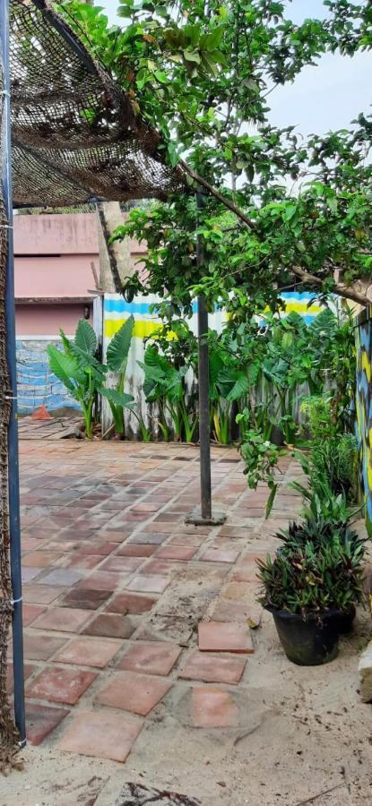 Хостел A Loft Alappuzha Экстерьер фото
